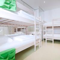 Номер (Кровать в общем 8-местном номере для мужчин и женщин) хостела Windward Hostel Zadar, Задар