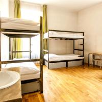 Номер (Спальное место на двухъярусной кровати в 8-местном общем номере для мужчин и женщин) хостела Czech Inn, Прага