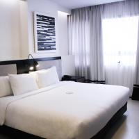 Двухместный (Номер Делюкс с кроватью размера «king-size») отеля Summit Hotel Magnolia, Манила