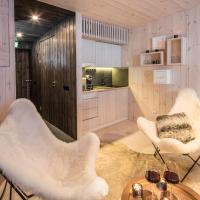 Сьюит (Люкс с мини-кухней) отеля Arctic TreeHouse Hotel, Рованиеми