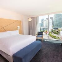 Двухместный (Улучшенный номер с видом на залив) отеля Novotel Miami Brickell, Майами