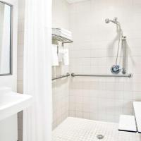 Трехместный (Номер с кроватью размера "king-size", подходящий для размещения гостей с ограниченными физическими возможностями.) отеля Lexington by Hotel RL Miami Beach, Майами-Бич