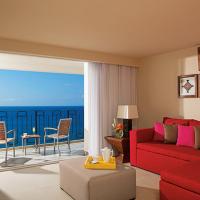 Сьюит (Deluxe Junior Suite Bay View King) курортного отеля Sunscape Puerto Vallarta Resort, Пуэрто-Вальярта