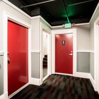 Двухместный (Номер с кроватью размера «queen-size» и общей ванной комнатой) отеля American Hotel, Лос-Анджелес