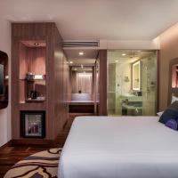 Трехместный (Номер Делюкс с видом на город и кроватью размера "king-size") отеля Novotel Bangkok Sukhumvit 20, Бангкок