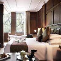 Двухместный (Wood Deluxe Double Room) отеля The Gunawarman, Джакарта