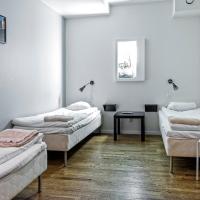 Трехместный (Трехместный номер с общей ванной комнатой (без окон)) хостела Mosebacke Hostel, Стокгольм