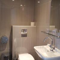 Двухместный (Двухместный номер с 1 кроватью или 2 отдельными кроватями и собственной ванной комнатой) отеля Hotel Old Quarter, Амстердам