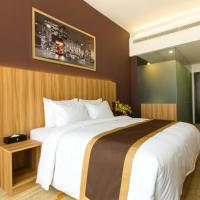 Двухместный (Deluxe Queen River View with Free Minibar) отеля Bay Hotel Ho Chi Minh, Хошимин