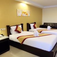 Двухместный (Улучшенный двухместный номер с 2 отдельными кроватями) отеля The Grand Day Night, Паттайя