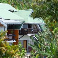 Двухместный (Классический двухместный номер с 1 кроватью и балконом) семейного отеля Chez Lorna, Виктория (Индийский океан)