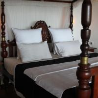 Двухместный (Улучшенный двухместный номер с 1 кроватью) отеля Hotel Suite Lanka, Хиккадува