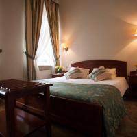 Двухместный (Большой двухместный номер с 1 кроватью) отеля Hotel Karmel, Краков