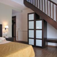 Семейный (Семейный номер с видом на горы (для 2 взрослых и 2 детей)) отеля Hotel Sesué, Сарагоса