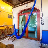 Двухместный (Улучшенный номер с кроватью размера «queen-size» и балконом, рядом с пляжем) отеля Playa Canek Beachfront Eco Hotel, Тулум