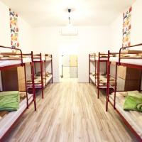 Номер (Кровать в общем 8-местном номере для мужчин и женщин) хостела Hostel 1910, Белград