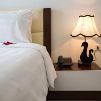 Семейный (Семейный люкс с балконом) отеля New Vision Palace Hotel, Ханой