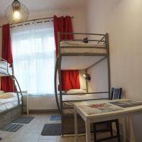 Номер (Односпальная кровать в общем номере с 6 кроватями) хостела Hostel Lwowska 11, Варшава