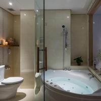Сьюит (Люкс с кроватью размера «king-size») отеля Silverland Yen Hotel, Хошимин