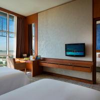 Семейный (Смежный семейный номер) отеля Yas Island Rotana Abu Dhabi, Абу-Даби