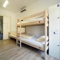 Номер (Кровать в общем 8-местном номере для мужчин и женщин) хостела Hostel Temza, Загреб