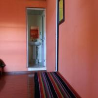 Двухместный (Двухместный номер эконом-класса с 2 отдельными кроватями) гостевого дома Kevin's Trekker Inn, Шангри-Ла (Тибет)