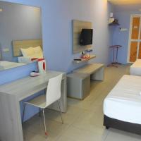 Семейный (Семейный номер с видом на бассейн) курортного отеля Lavigo Resort, Лангкави