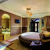 Сьюит (Посольский люкс с гидромассажной ванной) отеля Palais Ommeyad Suites & Spa, Фес