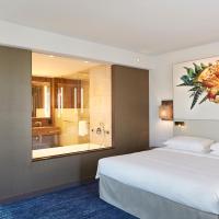 Двухместный (Делюкс с 1 кроватью размера «king-size» и доступом в клуб) отеля Hyatt Regency Amsterdam, Амстердам