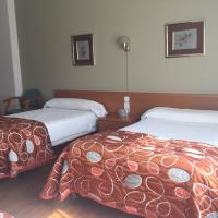 Семейный (Семейный номер с общей ванной комнатой) хостела Pension Payvi, Памплона