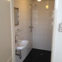 Семейный (Семейный номер с душем) отеля Budget Hotel Hortus, Амстердам