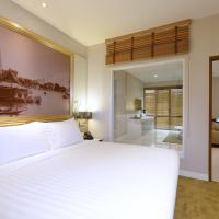 Сьюит (Люкс с 3 спальнями и балконом) отеля Grande Centre Point Hotel Ploenchit, Бангкок